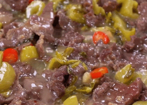 “人造假牛肉”可能存在在市场上!教你一招分辨,以后买牛肉认准这4点就可以!