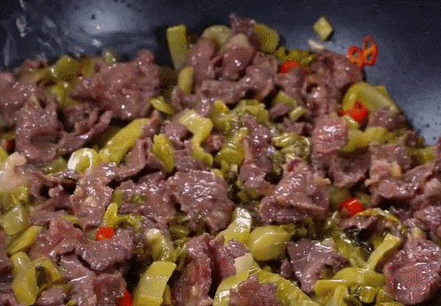 “人造假牛肉”可能存在在市场上!教你一招分辨,以后买牛肉认准这4点就可以!