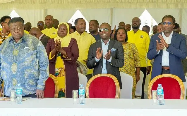 鲁托请使节们在海外宣传肯尼亚;东非共同市场吸引的外国直接投资占非洲总量的 67%;