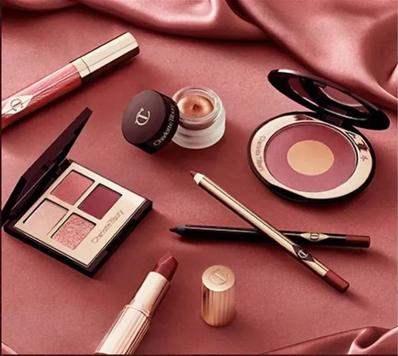 在香氛市场领域将更好地与欧莱雅抗衡?雅诗兰黛与西班牙美妆巨头PUIG考虑合并