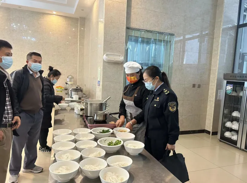 江城县市场监管理圆满完成两会重大活动餐饮服务食品安全监督保障任务