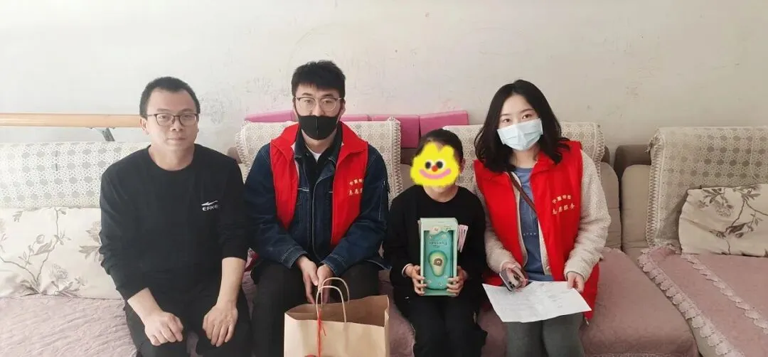 自治区市场监管厅团委开展“关爱困境青少年 点亮微心愿”活动