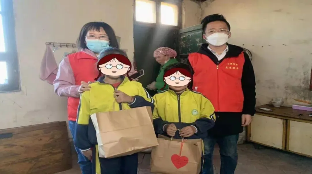 自治区市场监管厅团委开展“关爱困境青少年 点亮微心愿”活动