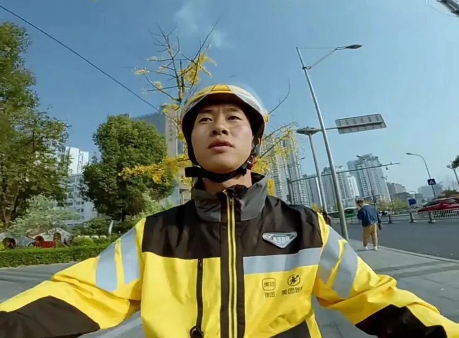 岁末营销,美团跑腿暖心跑