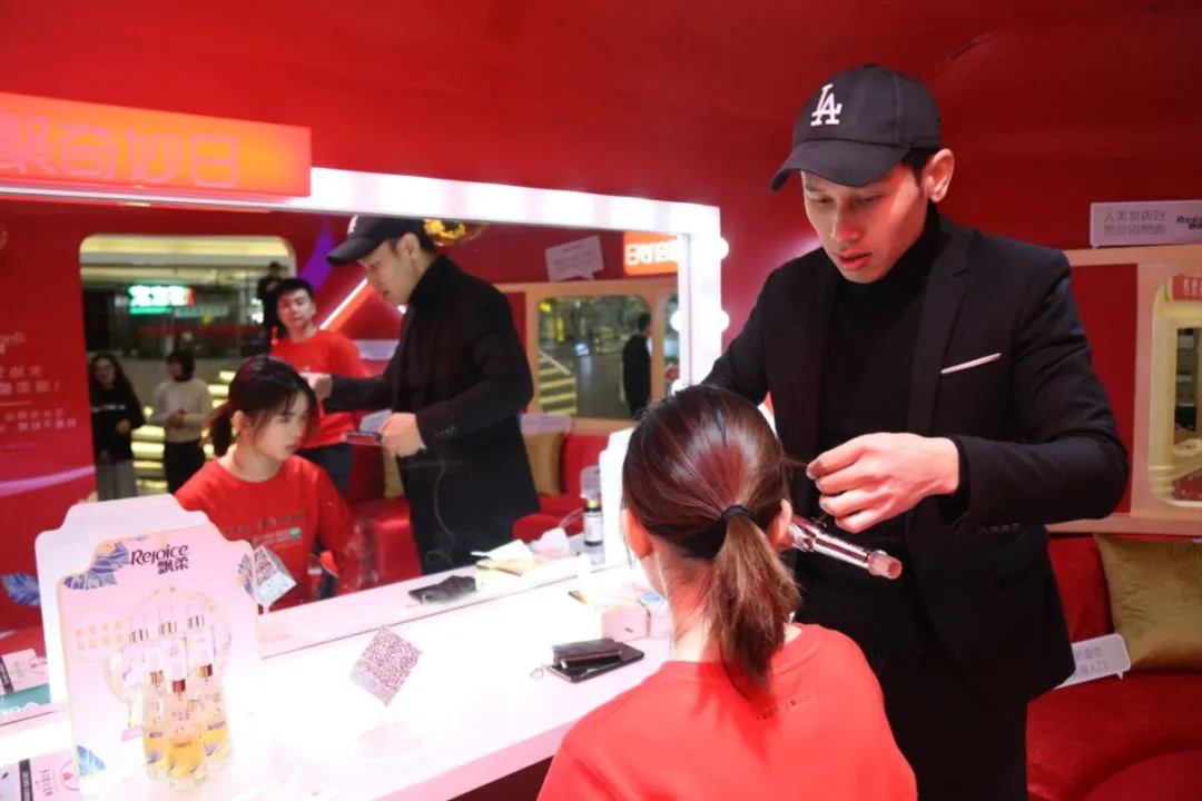 春节营销想要吸引年轻人?这样的社会化营销很吸睛!