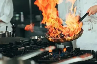 桂林及各县区的老乡们看过来!桂林市零工市场招私厨/家政(养老、保洁、母婴等),全职兼职任你选,时间灵活赚收入!