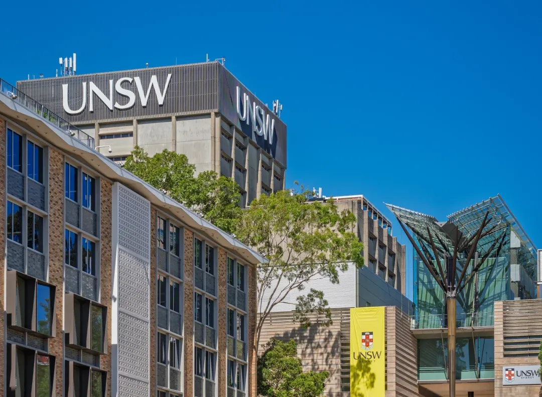 OFFER|澳科市场营销学长GPA2.7,QStop50院校商科offer大丰收!