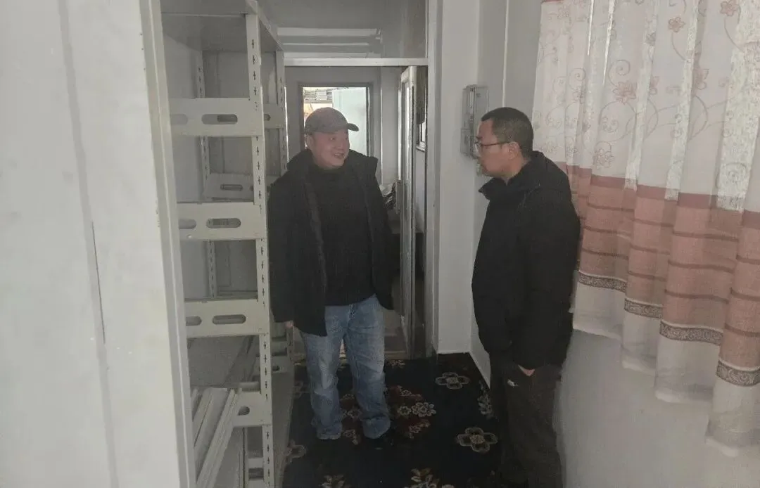 严桢博前往市场监督管理局调研指导工作