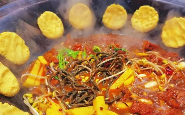 风靡东北的铁锅炖大鹅,为何到了南方却没市场?网友:4个原因