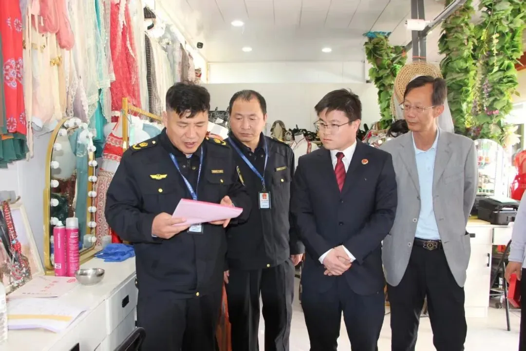 旅拍商家竟找“控评团队”合作,组合式营销欺骗消费者,整改!