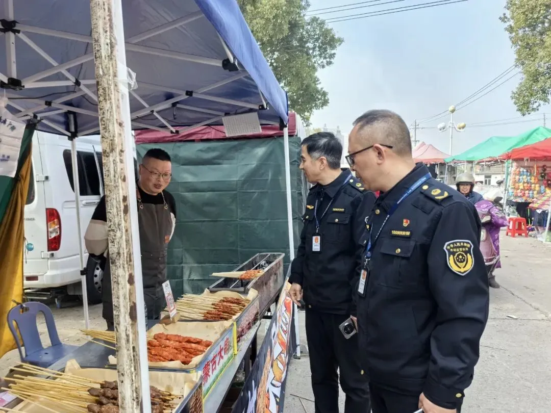 市场监管局时堰分局开展农村集市专项检查