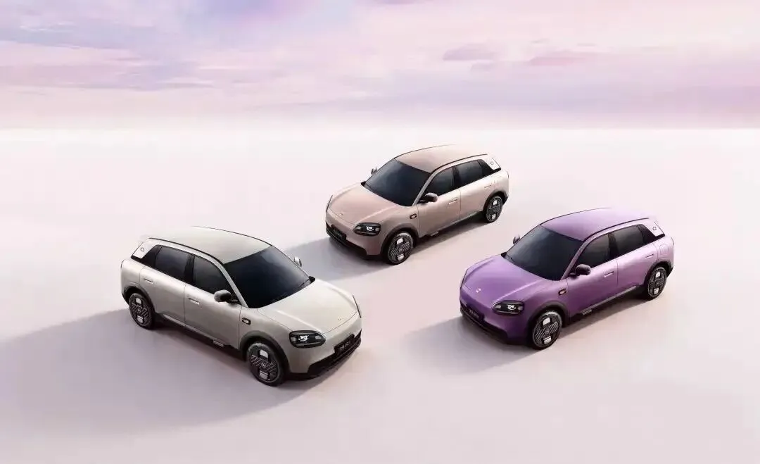 当小车市场陷入"配置军备竞赛",全新QQ3选择做一台"反内卷"的生活主力车