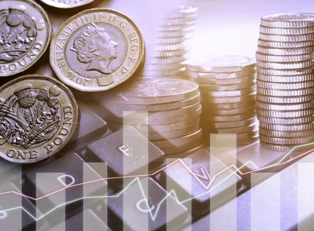 迪拜巨头进军伦敦,押注市场触底反弹|2027年起,英国新建房须强制安装太阳能