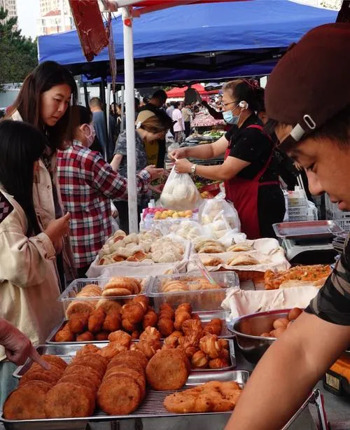 热肉丸汤+塑料袋=?鱼丸批发市场的早餐摊的这波操作,看完整个人都不好了