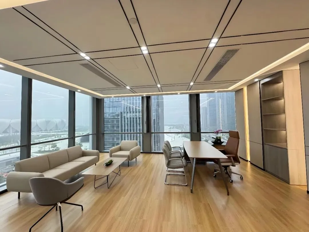 萧山办公室中的天花板,终究没能抗住市场的重压