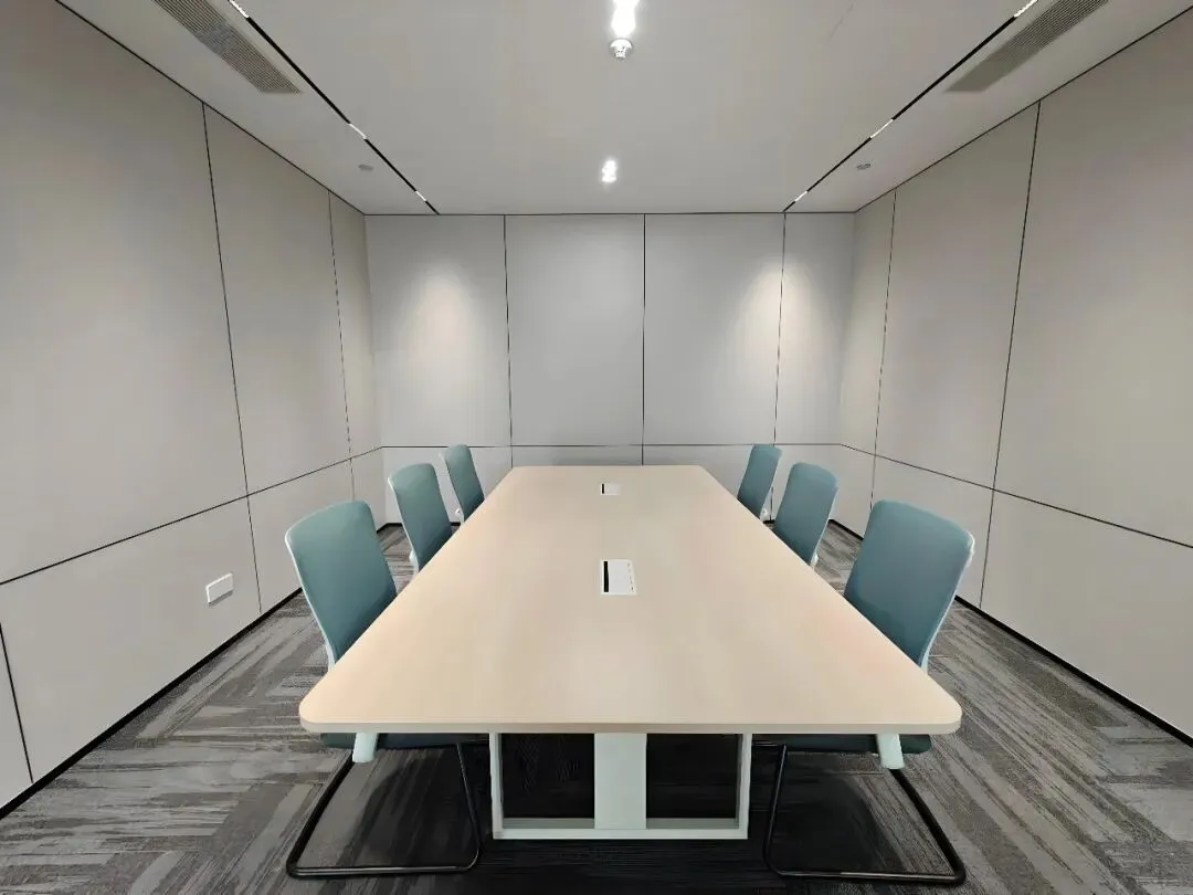 萧山办公室中的天花板,终究没能抗住市场的重压