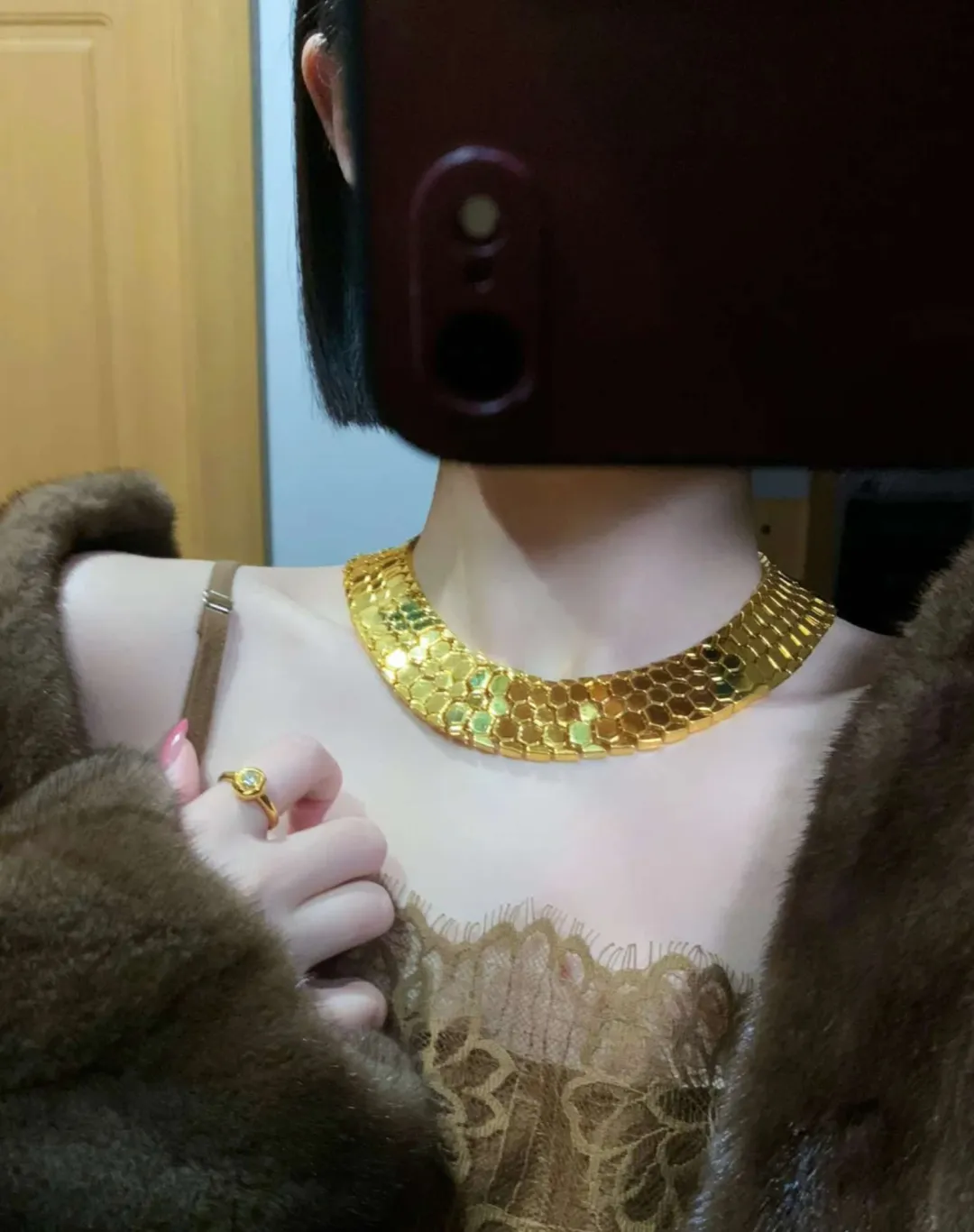 我在古玩市场花五千买的金链子,专家说值五十万