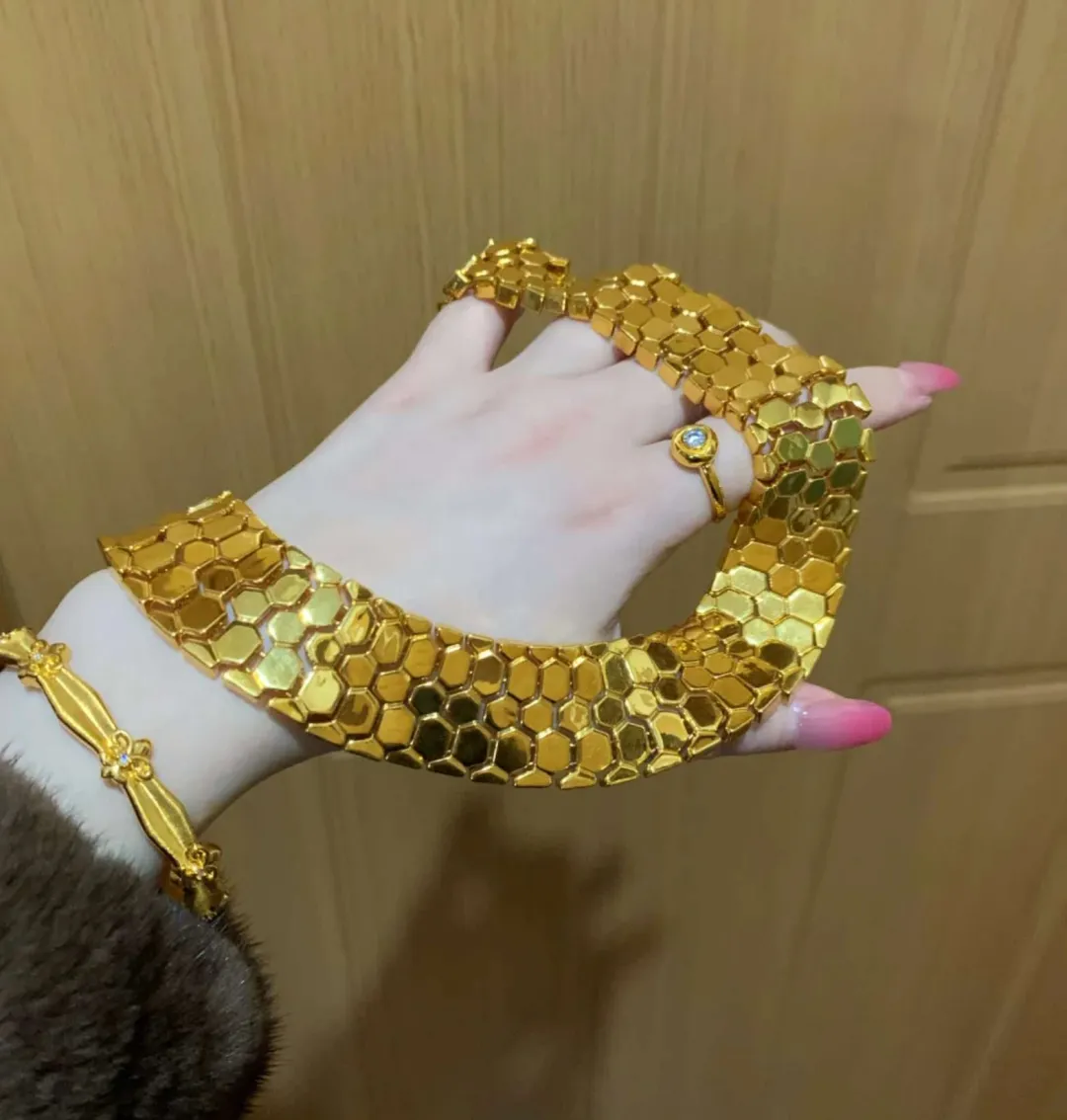 我在古玩市场花五千买的金链子,专家说值五十万