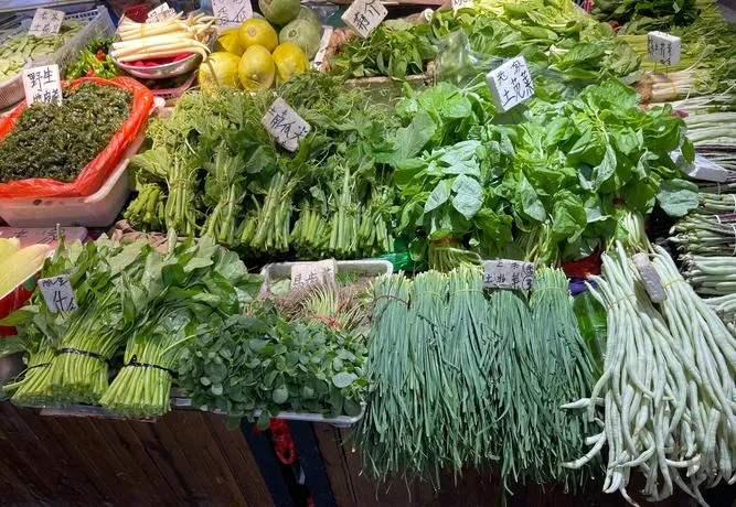 热鸭血粉丝+塑料袋=?蔬菜批发市场的早餐摊的这波操作,看完整个人都不好了