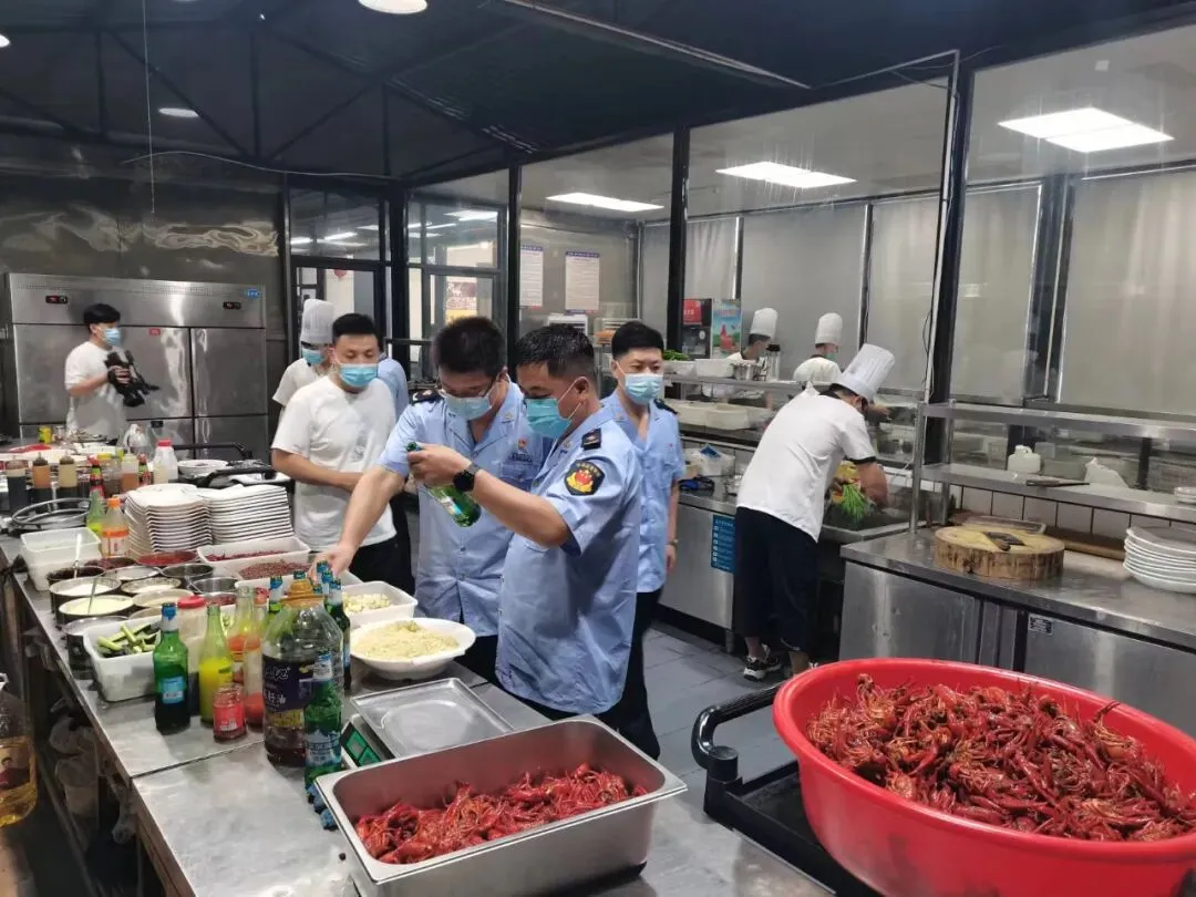 禹州市市场监管局开展夏季夜市食品安全风险隐患大排查大整治行动