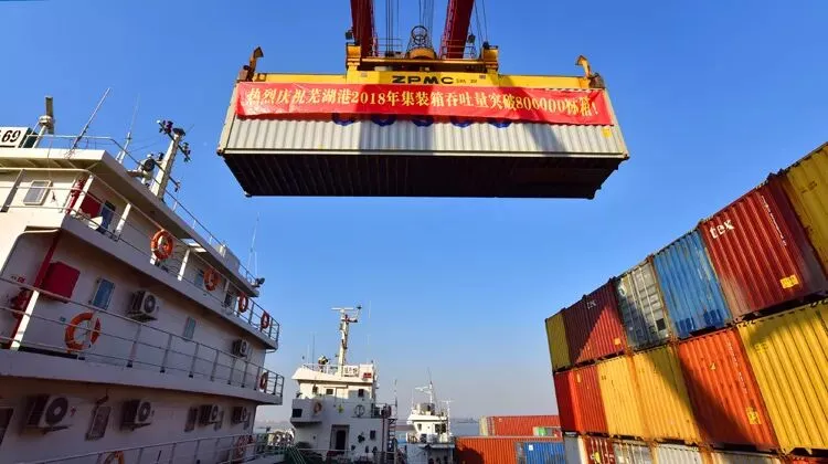 面对市场风云,他们如何应变?