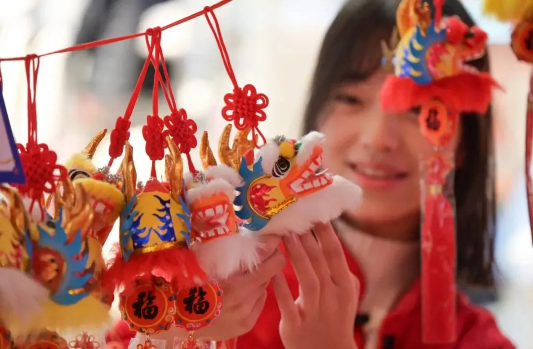 长治年货市场“火旺”!