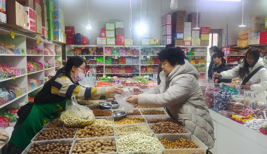 长治年货市场“火旺”!