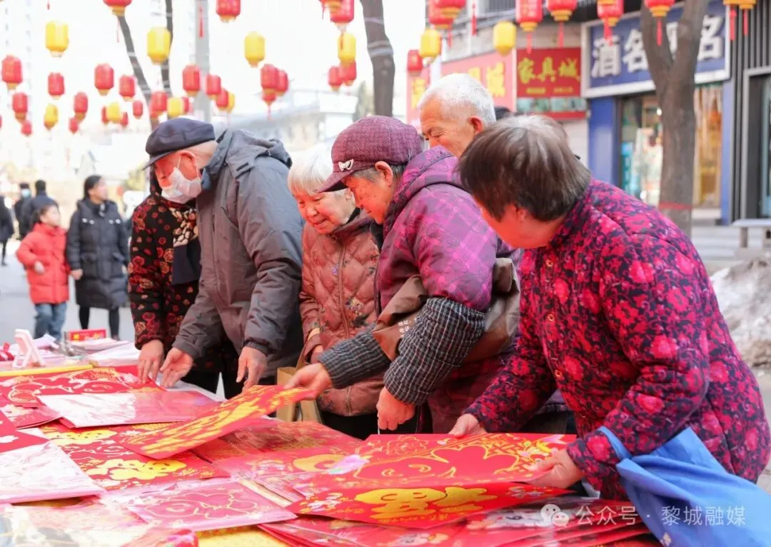长治年货市场“火旺”!
