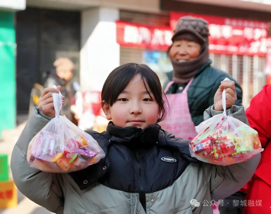长治年货市场“火旺”!