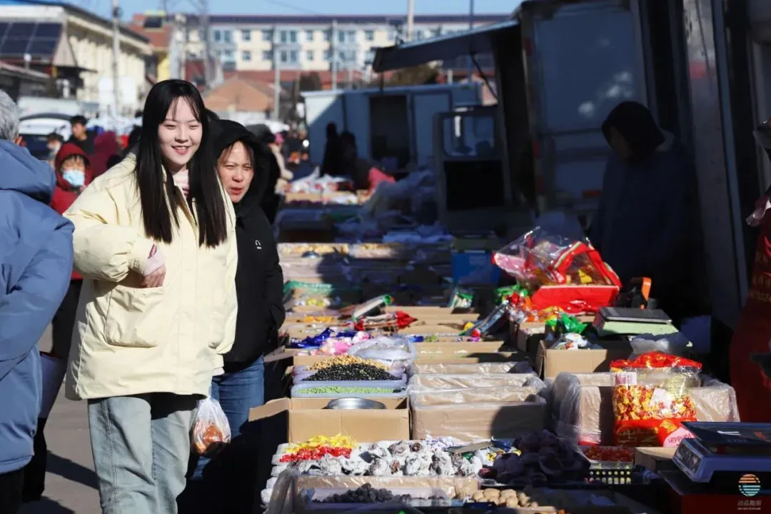 长治年货市场“火旺”!