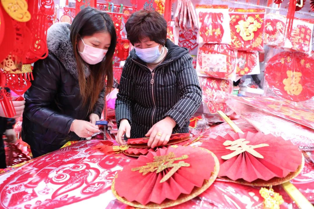 长治年货市场“火旺”!