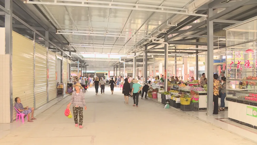 农贸市场增“颜”提“质” 拎出幸福“菜篮子”