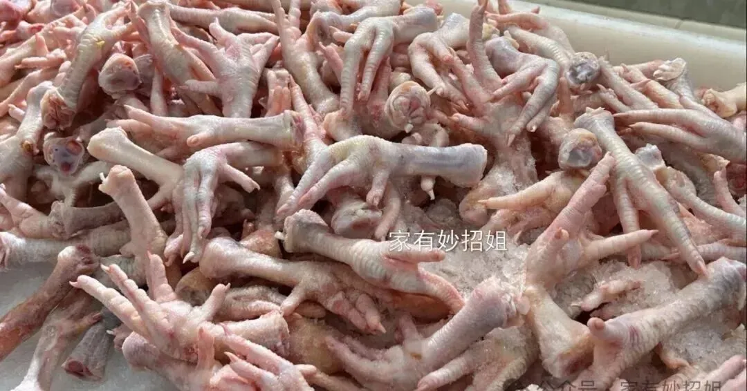 一只鸡只有两个鸡爪,但是市场上却那么多鸡爪?为你揭开真相!