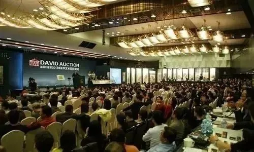 中国正式登顶全球最大的艺术品拍卖市场!