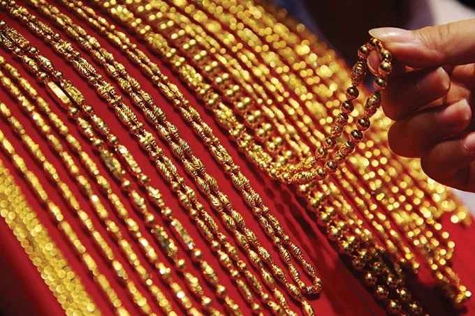 中国珠宝市场大洗牌!结构性变革重塑格局,增值税新政后谁能突围?