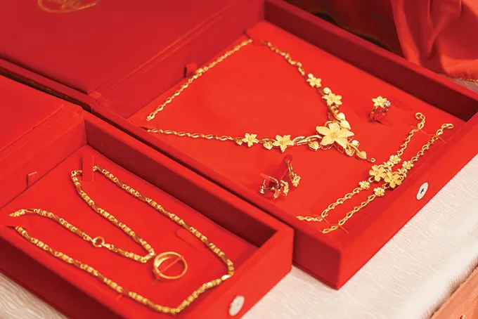 中国珠宝市场大洗牌!结构性变革重塑格局,增值税新政后谁能突围?