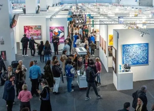 一周艺术市场|香港“暖春”的真实底色与未来底气