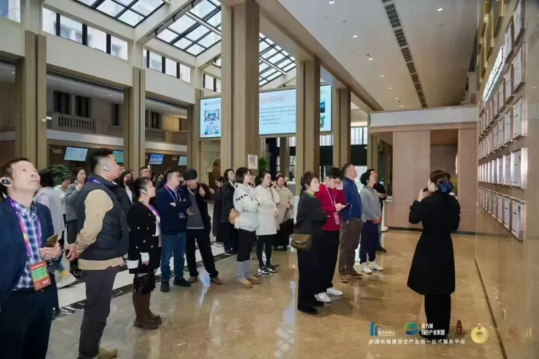 银发经济,30万亿市场 ! 地产开发公司如何把握这次机遇?