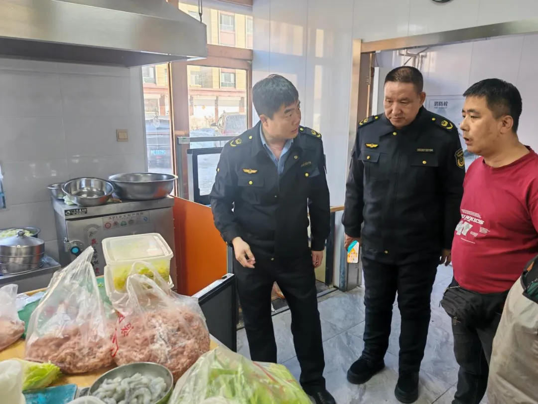 守护“舌尖”安全 东山市场监督管理所网络餐饮专项检查在行动