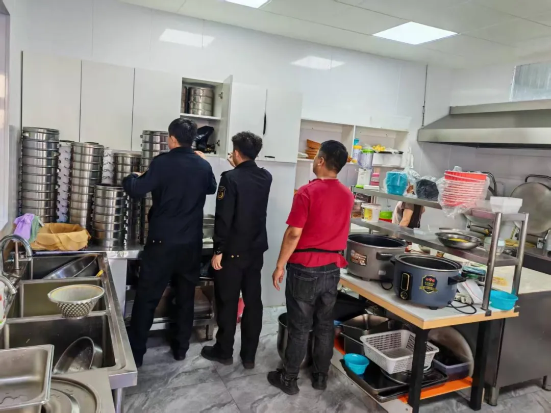 守护“舌尖”安全 东山市场监督管理所网络餐饮专项检查在行动