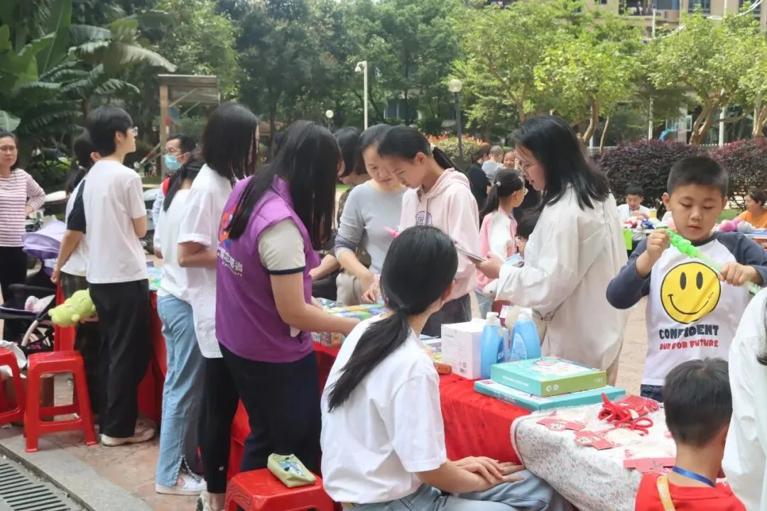 小市集,大爱心——塘新社区“跳蚤市场”爱心义卖活动温暖收官!