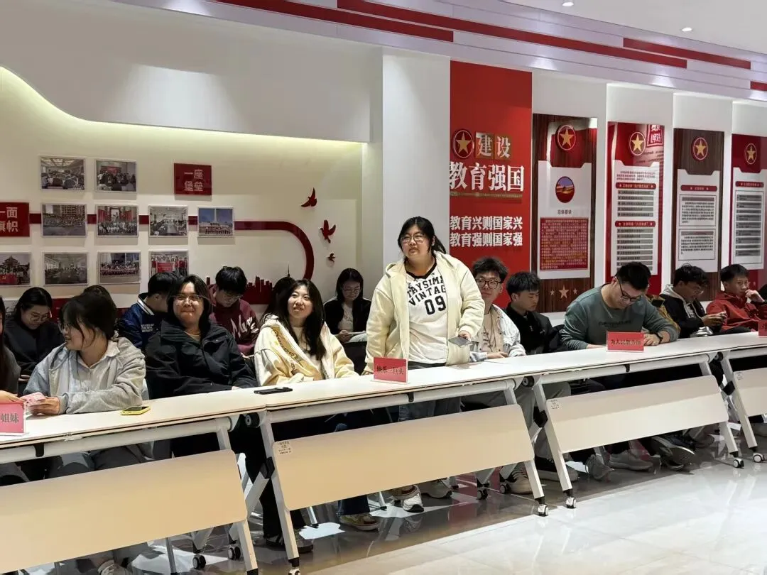 学院计算机技术系举办了以“传文化薪火,竞智慧风采”为主题的知识竞赛