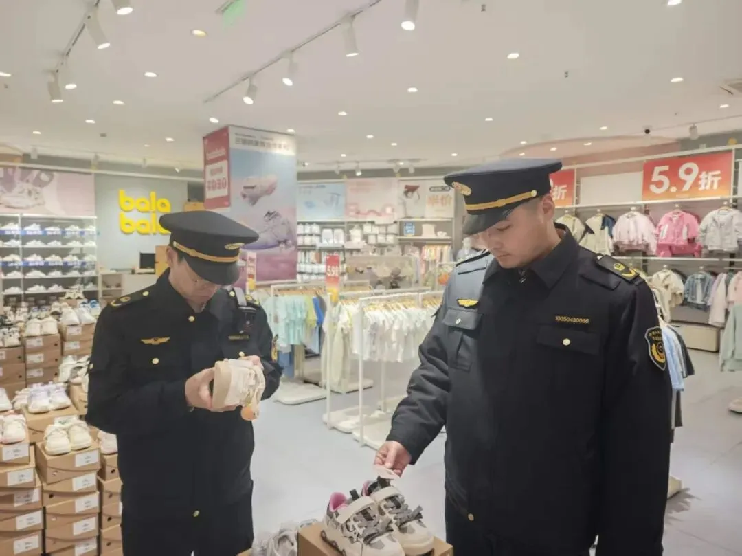 平江街道市场监管分局筑牢春假消费安全防线