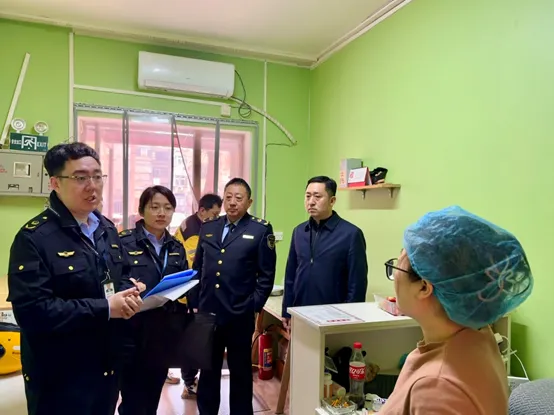 【派驻监督】驻市市场监管局纪检监察组:聚焦网络餐饮安全 开展“无堂食外卖”专项督查