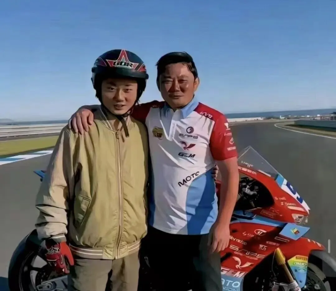 张雪机车燃爆市场