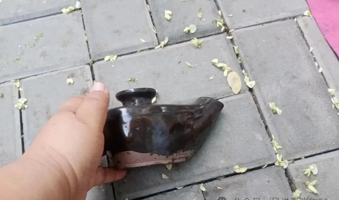 老物件——在古玩市场遇见各种各样古代油灯