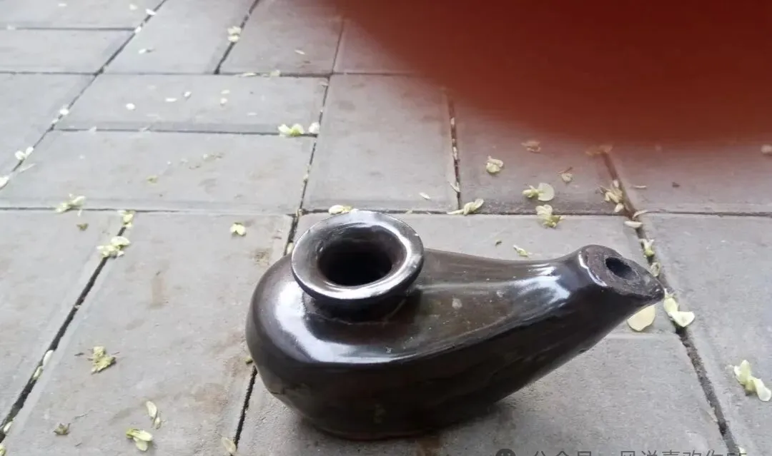 老物件——在古玩市场遇见各种各样古代油灯