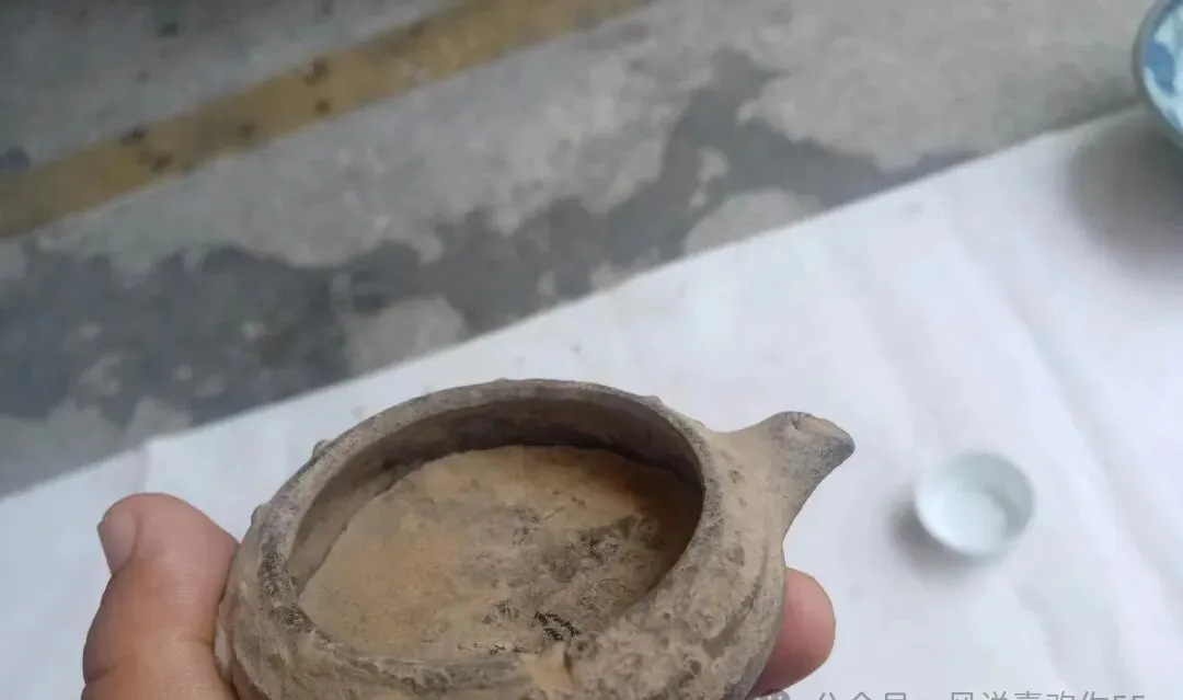 老物件——在古玩市场遇见各种各样古代油灯