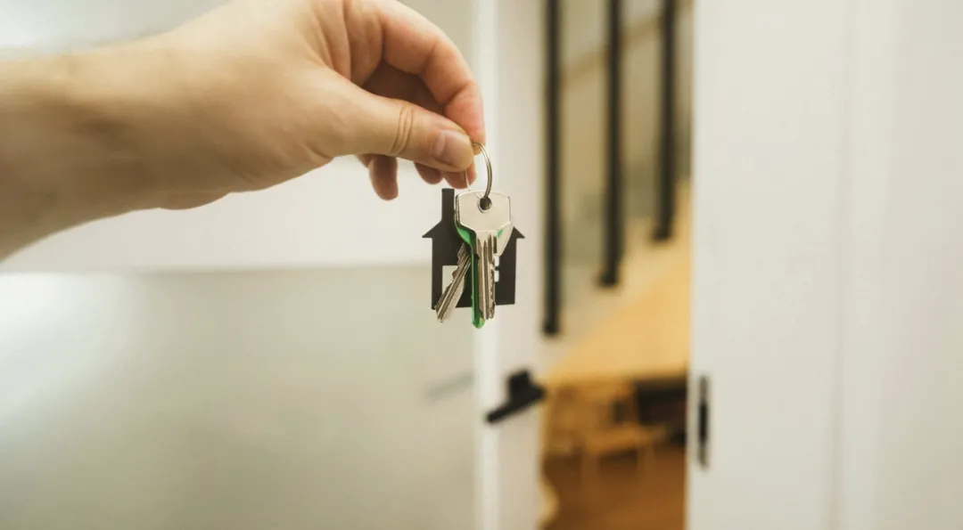 炸裂!西班牙租房市场进入“法律大乱斗”:租客可“强行”续租2年,房东必须同意且不能涨价!