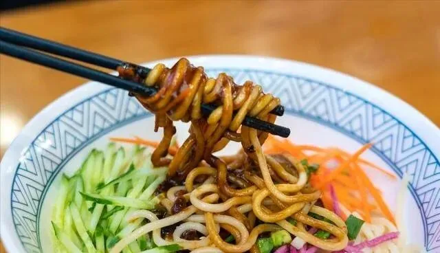 风靡北京的炸酱面为何到了南方却没市场南方